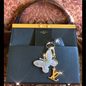 Authentic 2018 Louis Vuitton Taiga City Frame Bag